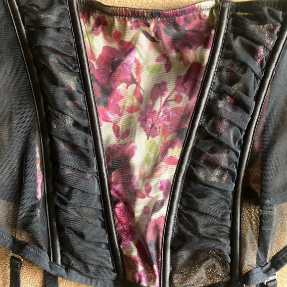 Rare vintage Victoria's Secret Waist Cincher/Garter Belt Size Medium - Picture 7 of 12